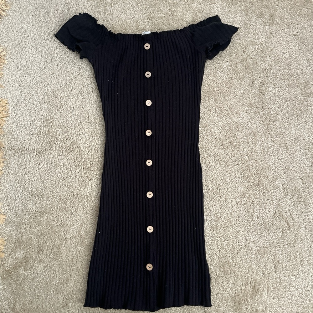 Love Tree Black Ribbed Off-Shoulder Sheath Dress